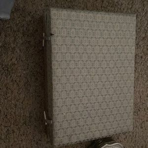 Small storage box
